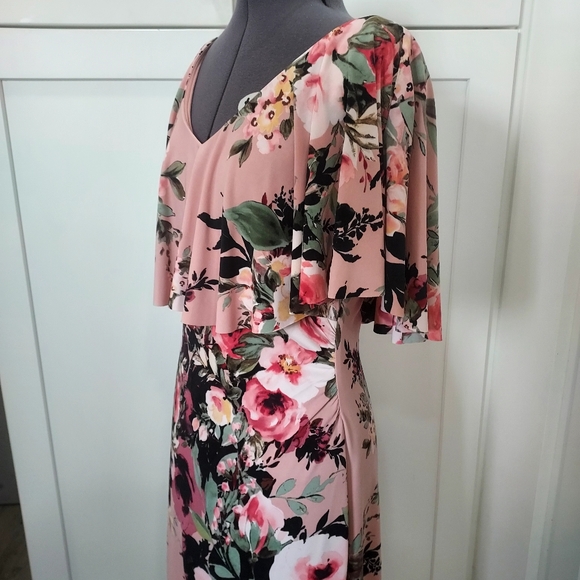 Floral Pink Maxi Dress - Picture 4 of 8
